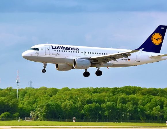 Lufthansa переносить нічні рейси до Києва через “політичну напругу”